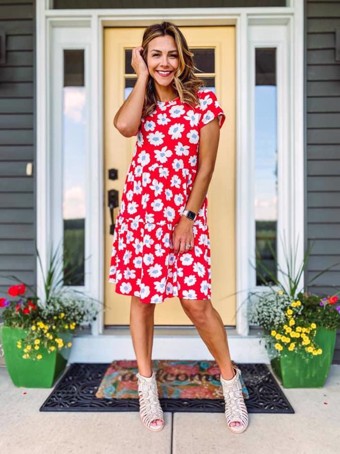 ARIEL RED & White FLORAL DRESS 2XL ARIEL RED & White FLORAL DRESS 2XL
